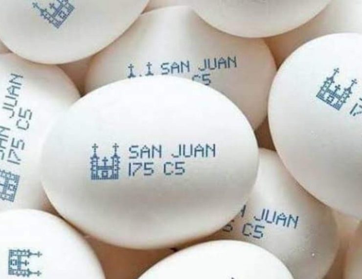 Encuentran alarmante mensaje en un huevo