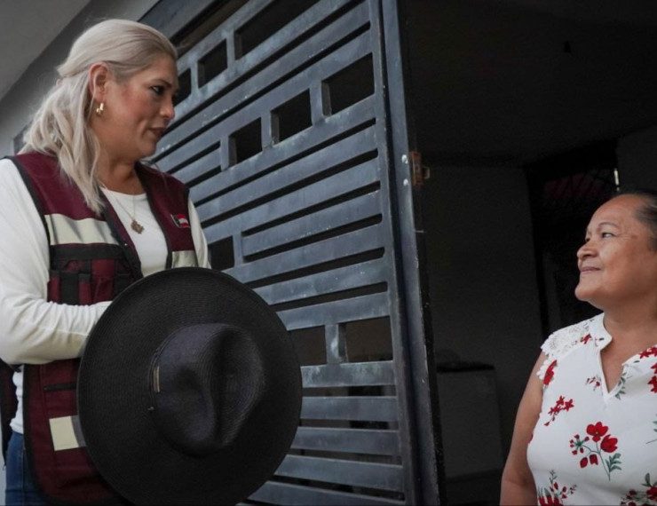 Verónica Camino atiende a la ciudadanía y recorre la Colonia Emiliano Zapata