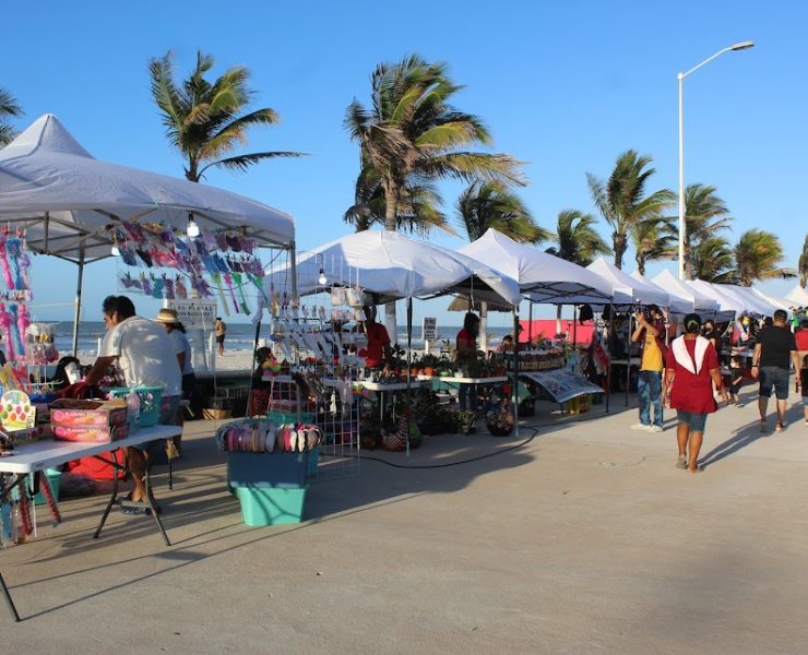 Alistan áreas comerciales de Playa Norte para festividades de carnaval
