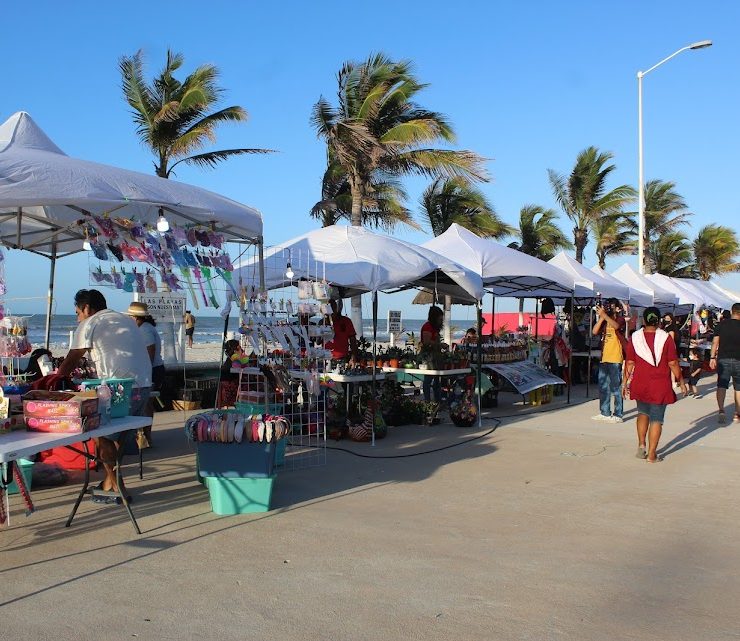 Alistan áreas comerciales de Playa Norte para festividades de carnaval