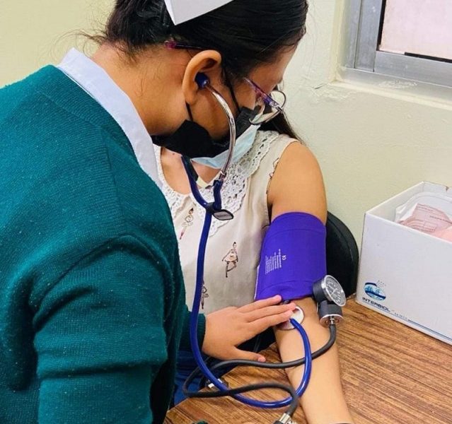 Se llevan a cabo Chequeos PrevenIMSS, los cuales representan una valiosa herramienta para identificar factores de riesgo