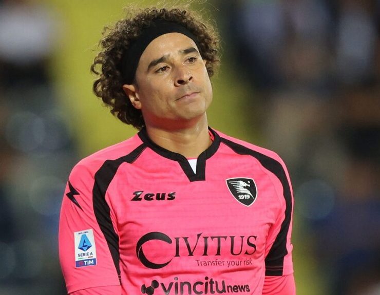 Guillermo Ochoa sufre junto al Salernitana en la Serie A
