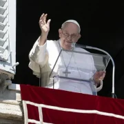 Cuidémonos de las cadenas que sofocan nuestra libertad", advierte Papa Francisco: