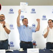 Renán Barrera recibió su constancia como candidato del PAN a la gubernatura de Yucatán