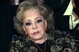 Fue a través del programa de espectáculos De Primera Mano, donde se informó sobre esta recaída en la salud de doña Silvia Pinal.