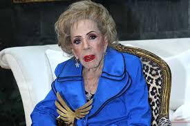 En diciembre de 2023, Silvia Pinal estuvo hospitalizada 10 días ¡ debido a que contrajo influenza.