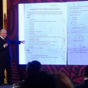 Revelaciones de Marko Cortés “son acuerdos mafiosos”: AMLO