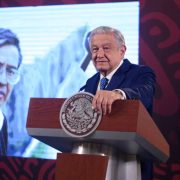 AMLO lamenta la muerte de José Agustín