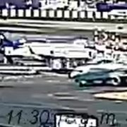 Pasajero de Aeroméxico abre puerta de emergencia de un avión previo a despegue en el AICM