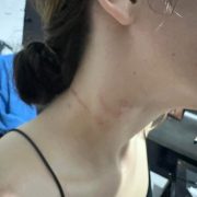 Recibe una menor de edad golpiza de policías en Cancún