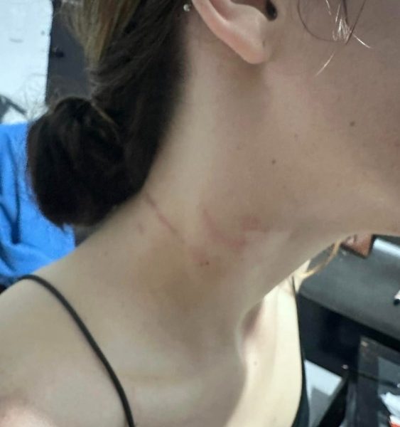 Recibe una menor de edad golpiza de policías en Cancún