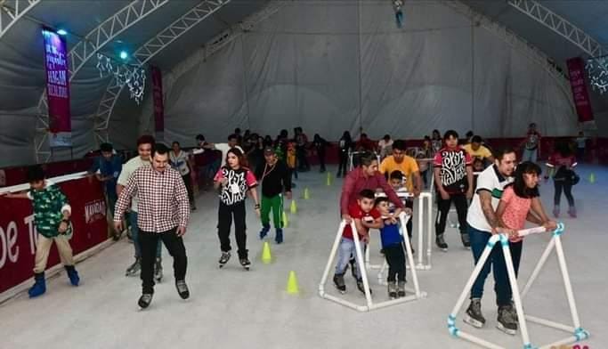 Más de 35 mil personas disfrutaron de la pista de hielo y tobogán