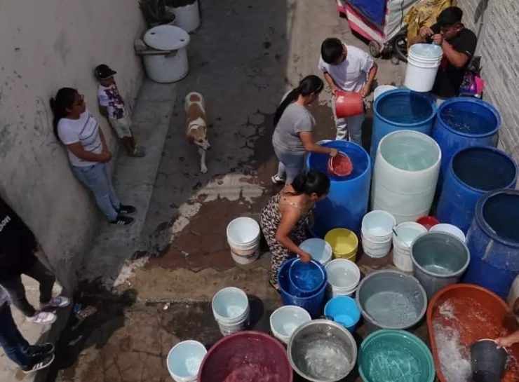 Desabasto de agua en CDMX desencadenada por los bajos niveles en el sistema Cutzamala