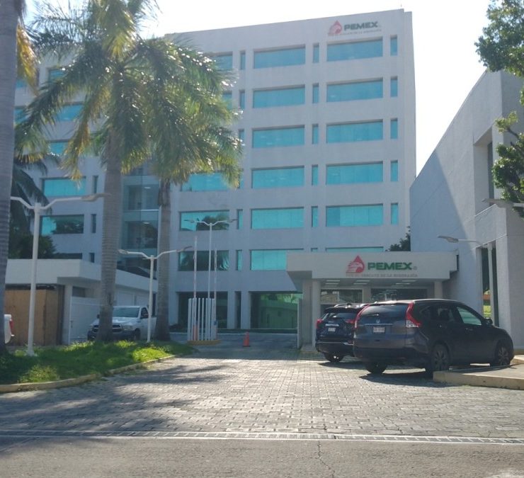 Se incrementa deuda de PEMEX con proveedores y contratista carmelitas