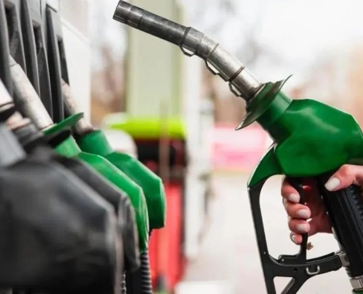 Gasolina en México cuesta 66% más que en Estados Unidos