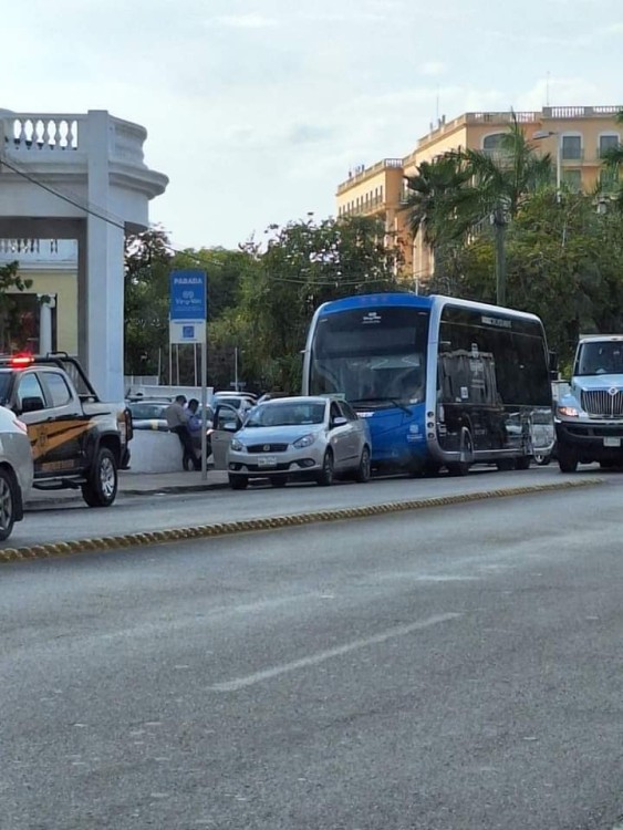 Ie-Tram se vio involucrada en un accidente de tránsito en la transitada avenida Pérez Ponce