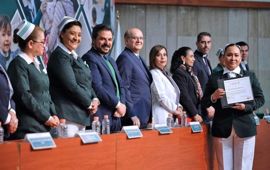 Zoé Robledo señaló que el compromiso asumido se cumple con la firma del convenio