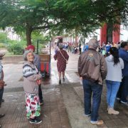 Tabasqueños abarrotan módulos del INE en el último día para tramitar la credencial