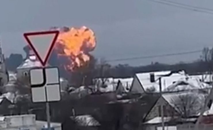 Avión militar ruso con 65 prisioneros ucranianos habría sido derribado por Ucrania