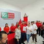 Rolando Zapata Bello, actual secretario de Acción Electoral del PRI, se registró oficialmente como aspirante del Senado