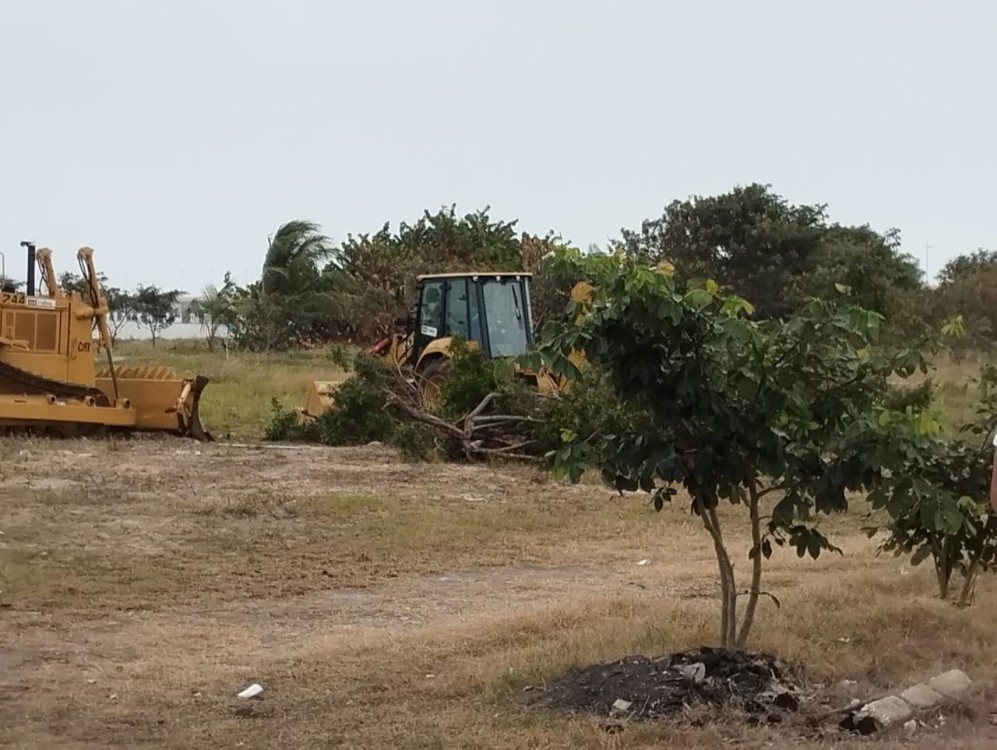 Dictan orden de restricción a líder obrero