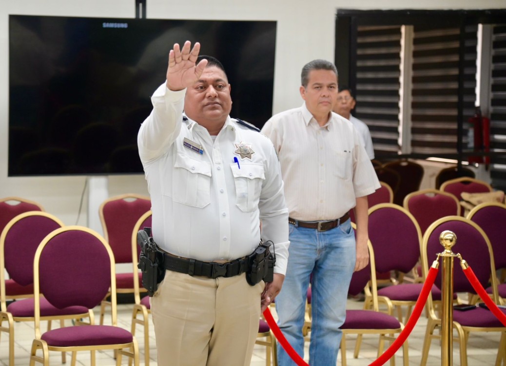 Nombra a nuevo director de la Policía Municipal de Carmen