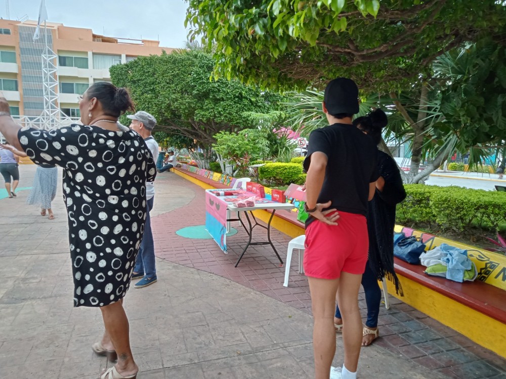 Colectivo trans por la libertad de ser y decidir distribuyó condones