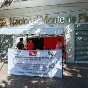 Trabajadores de Monte de Piedad continúan en huelga