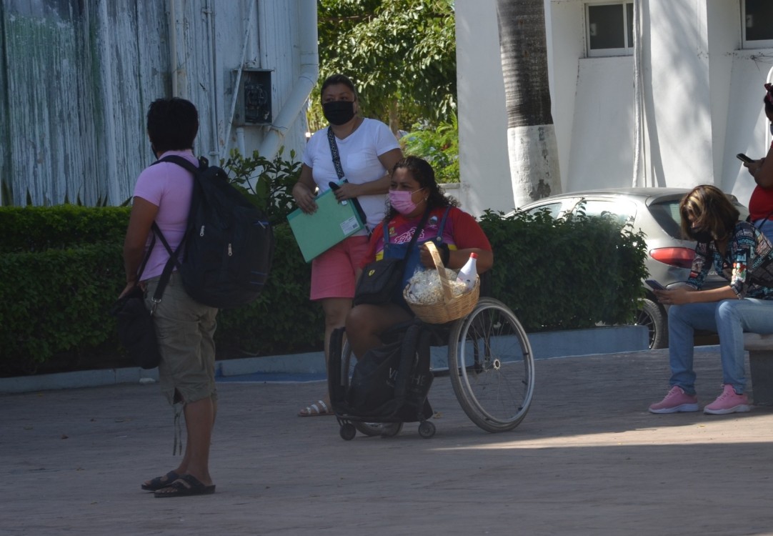 Inicia multas contra conductores que se estacionen en áreas de discapacitados