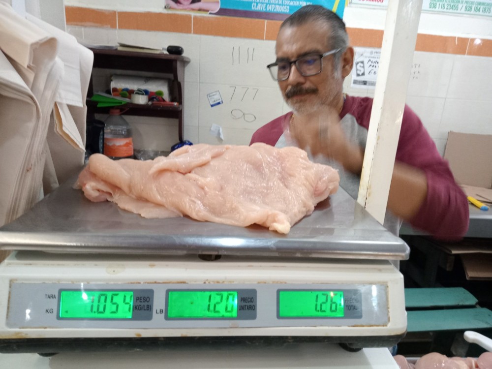 Cae en un 70% la venta de pollos en el mercado de Ciudad del Carmen