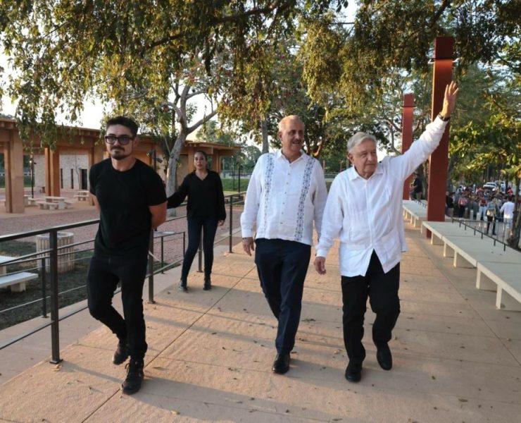 Inaugura AMLO malecón de Villahermosa