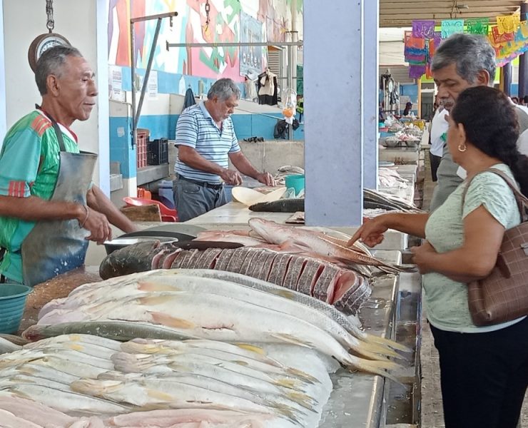 Comerciantes de pescados y mariscos cifran un repunte de ventas de un 100%