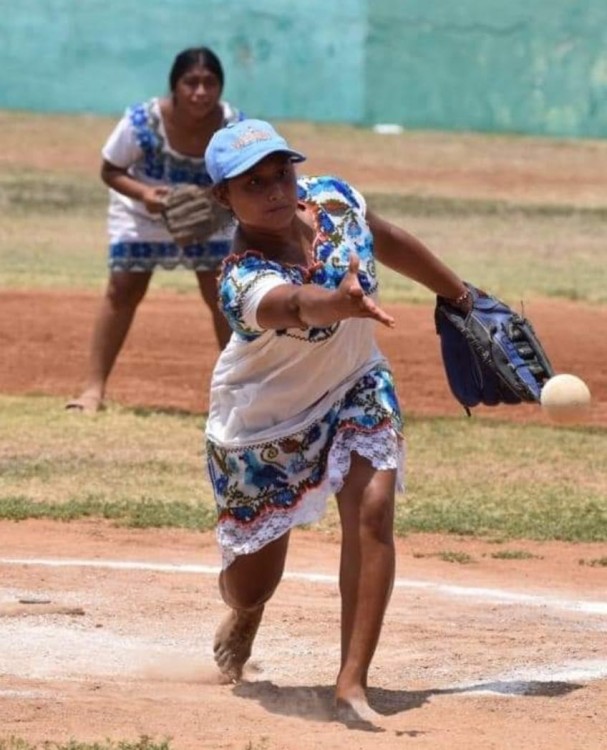 Este juego amistoso entre las Jaguarcitas y las Amazonas permitirá también fomenta el deporte y reforzar los lazos entre la comunidad universitaria y los yucatecos.