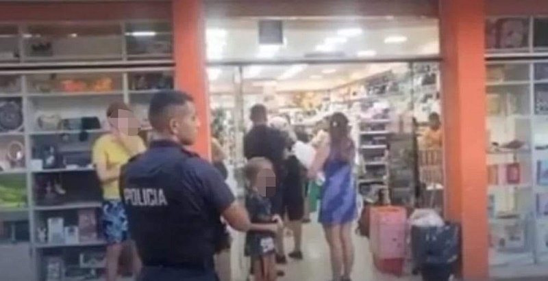 Una niña de doce años se encontró en una situación desesperada que la llevó a cometer un acto de robo dentro de una papelería local