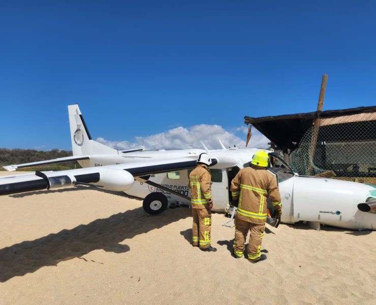 Desplome de avioneta en Puerto Escondido deja un muerto