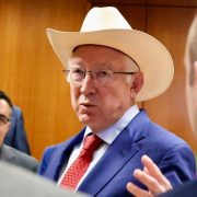 Destaca Ken Salazar sentencia hacia traficantes de droga CJNG
