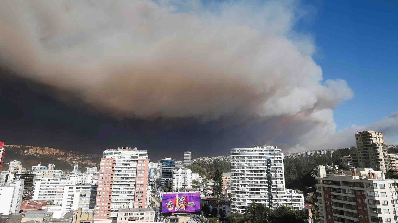 Tragedia en Valparaíso: Incendios forestales dejan al menos 64 muertos y destruyen miles de viviendas