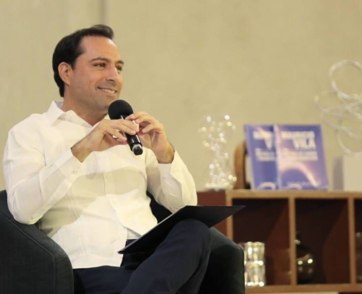 Mauricio Vila Dosal presentó su libro ”Una historia de cambio y transformación”