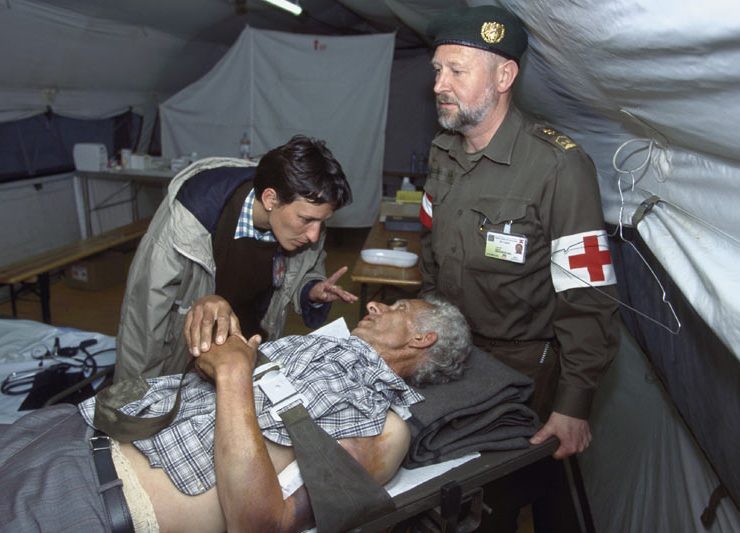 Papa Francisco condena la violación de DH en lugares en guerra