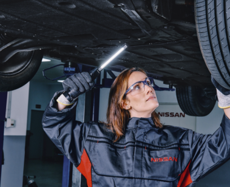 ¿Porqué es importante llevar mi auto a la agencia para un servicio?