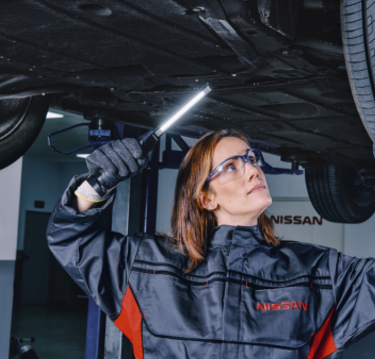 ¿Porqué es importante llevar mi auto a la agencia para un servicio?