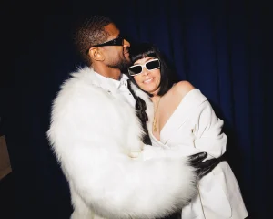 Sin embargo algunos medios confirmaron dicha noticia ya que en la fiesta posterior al Super Bowl, Usher y su novia llegaron vestidos completamente de blanco. 