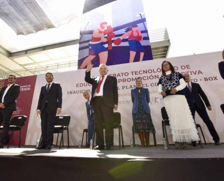 Entrega AMLO en Tepito, nuevas instalaciones de bachillerato deportivo en boxeo