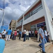 Protestan taxistas en Campeche