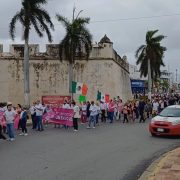 Marchan por la defensa