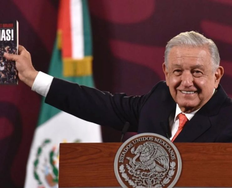 Señala escritor falsedades en nuevo libro de AMLO: Análisis Revela Datos Erróneos y Engaños
