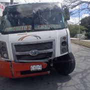 Daña luminarias al quedarse