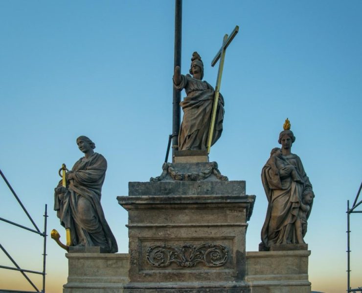 SC devela el conjunto de las Tres virtudes teologales, en la Catedral Metropolitana