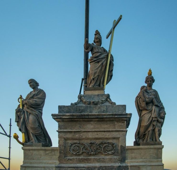 SC devela el conjunto de las Tres virtudes teologales, en la Catedral Metropolitana