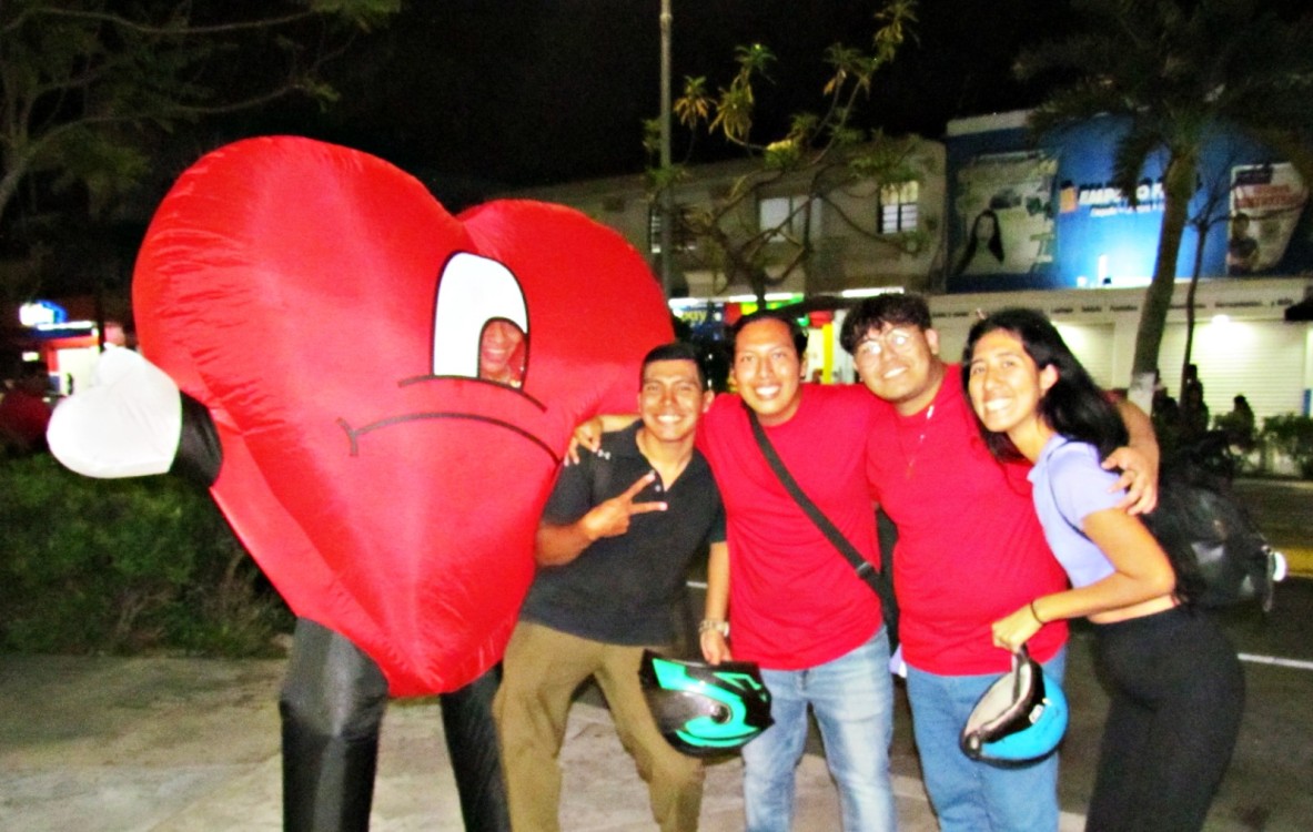 “Personajes y sociedad”; Juventud Revolucionaria celebra a San Valentín con los chetumaleños 
